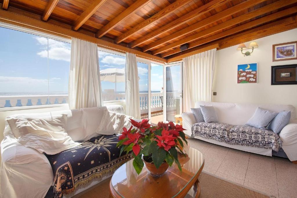 Balcon Al Mar Apartment Tias Bagian luar foto